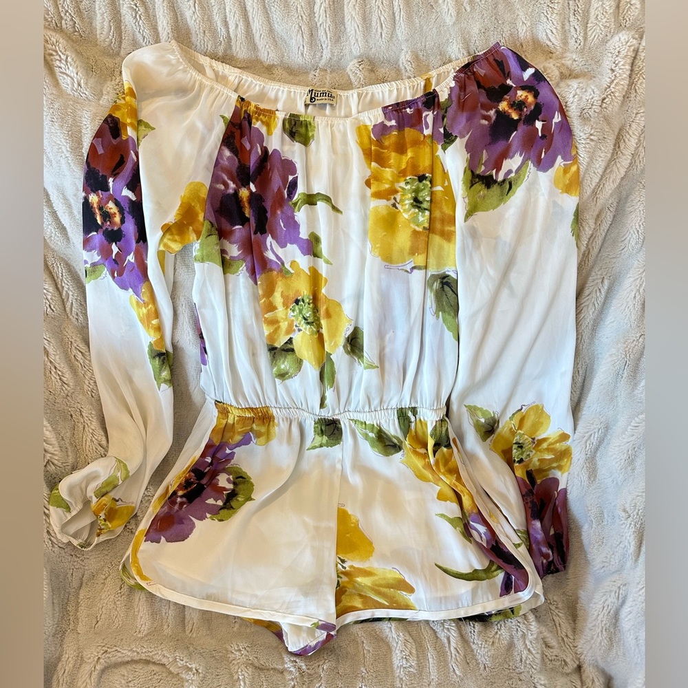 Show Me Your Mumu white flowery romper size medium (M)